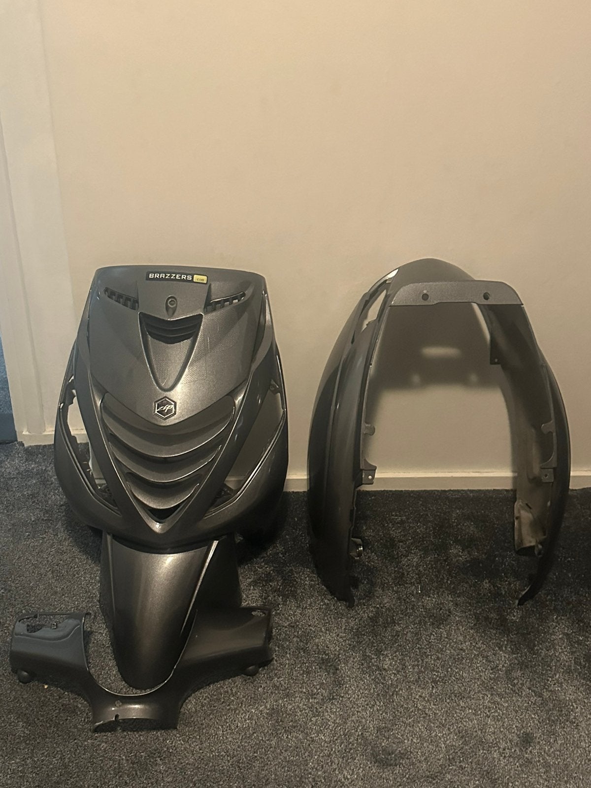 Zip kappenset grijs brazzers sticker, Ophalen of Verzenden, Zo goed als nieuw, Kap, Piaggio