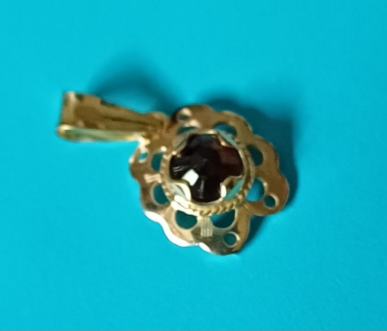 Gouden hanger met granaat steentje, Verzenden, Zilver, Ring