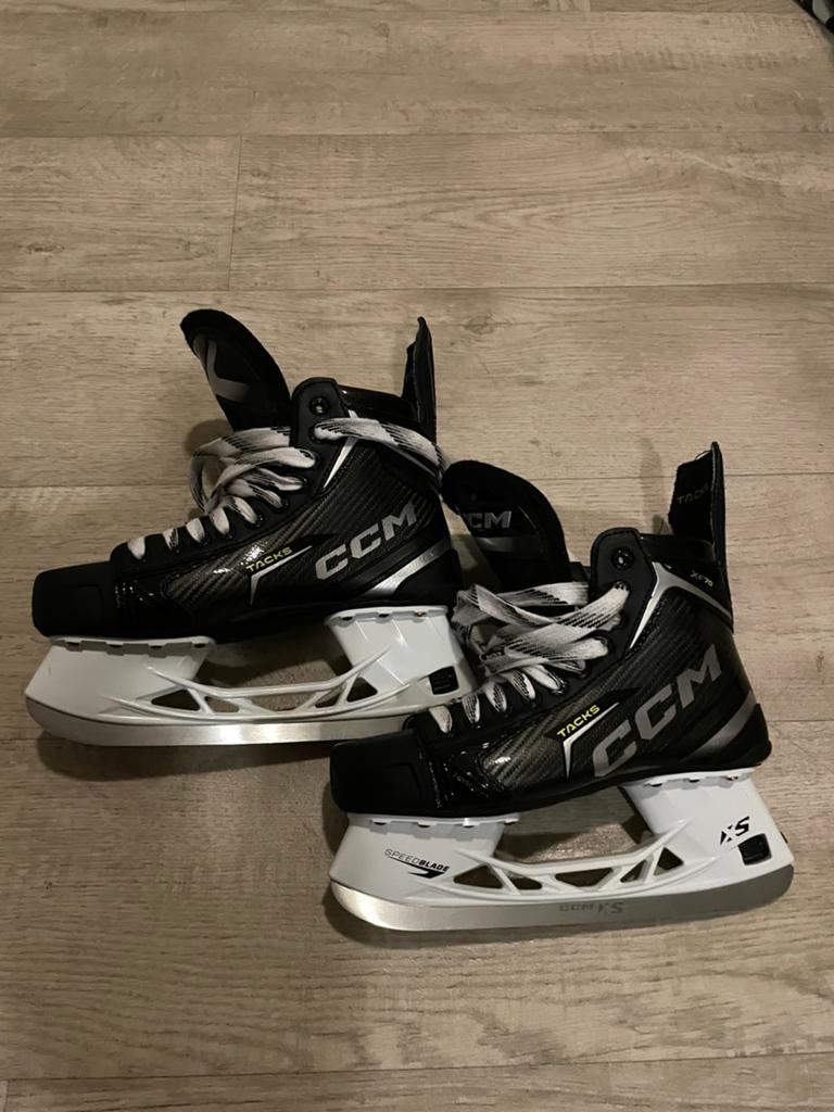 CCM Tacks XF70 42,5 Reg. ZGAN, Ophalen of Verzenden, Zo goed als nieuw, Schaatsen
