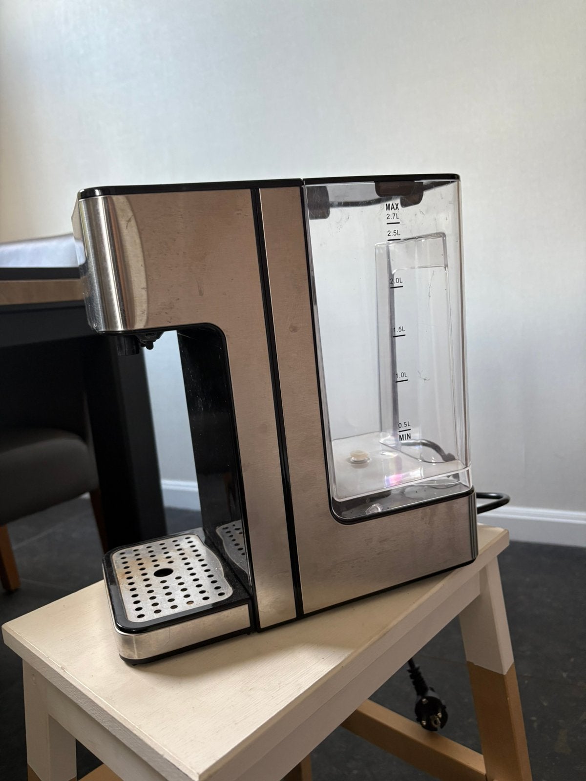 Moa heetwater dispenser, Witgoed en Apparatuur, Waterkokers, 2 liter of meer, Ophalen, Gebruikt