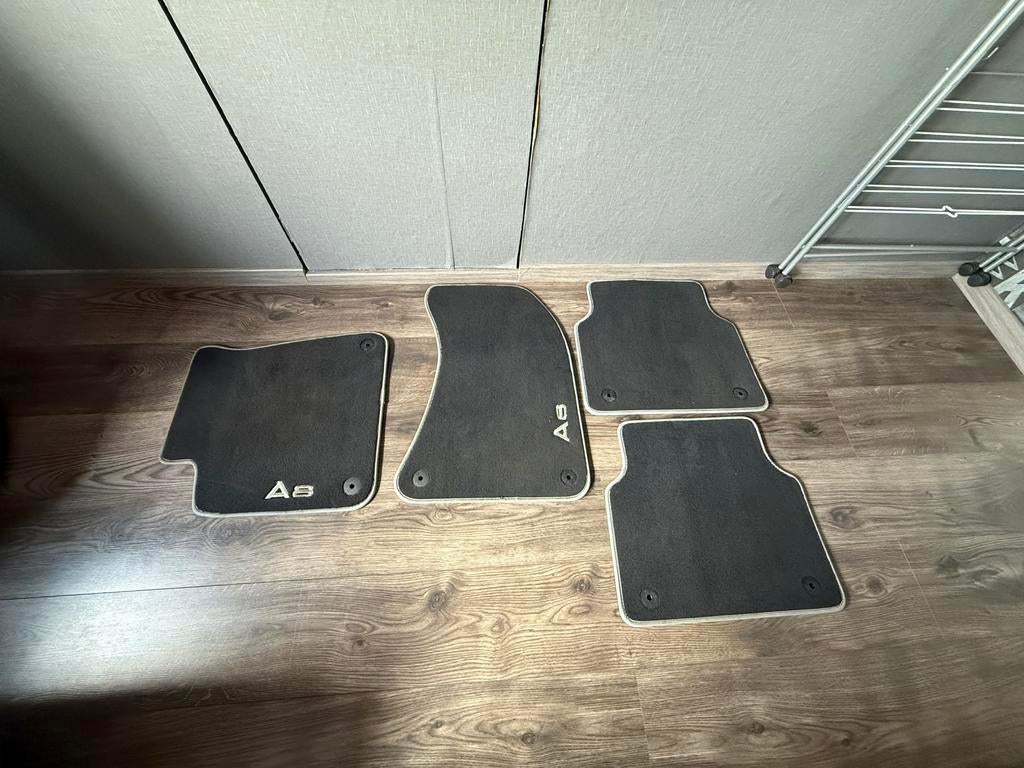 Audi a8 matten, Ophalen of Verzenden, Zo goed als nieuw