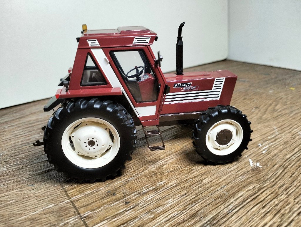 Te koop Drentse Youngtimer Models ??Fiat 980 DT Terra kleur., Ophalen of Verzenden, Zo goed als nieuw, Tractor of Landbouw, Overige merken