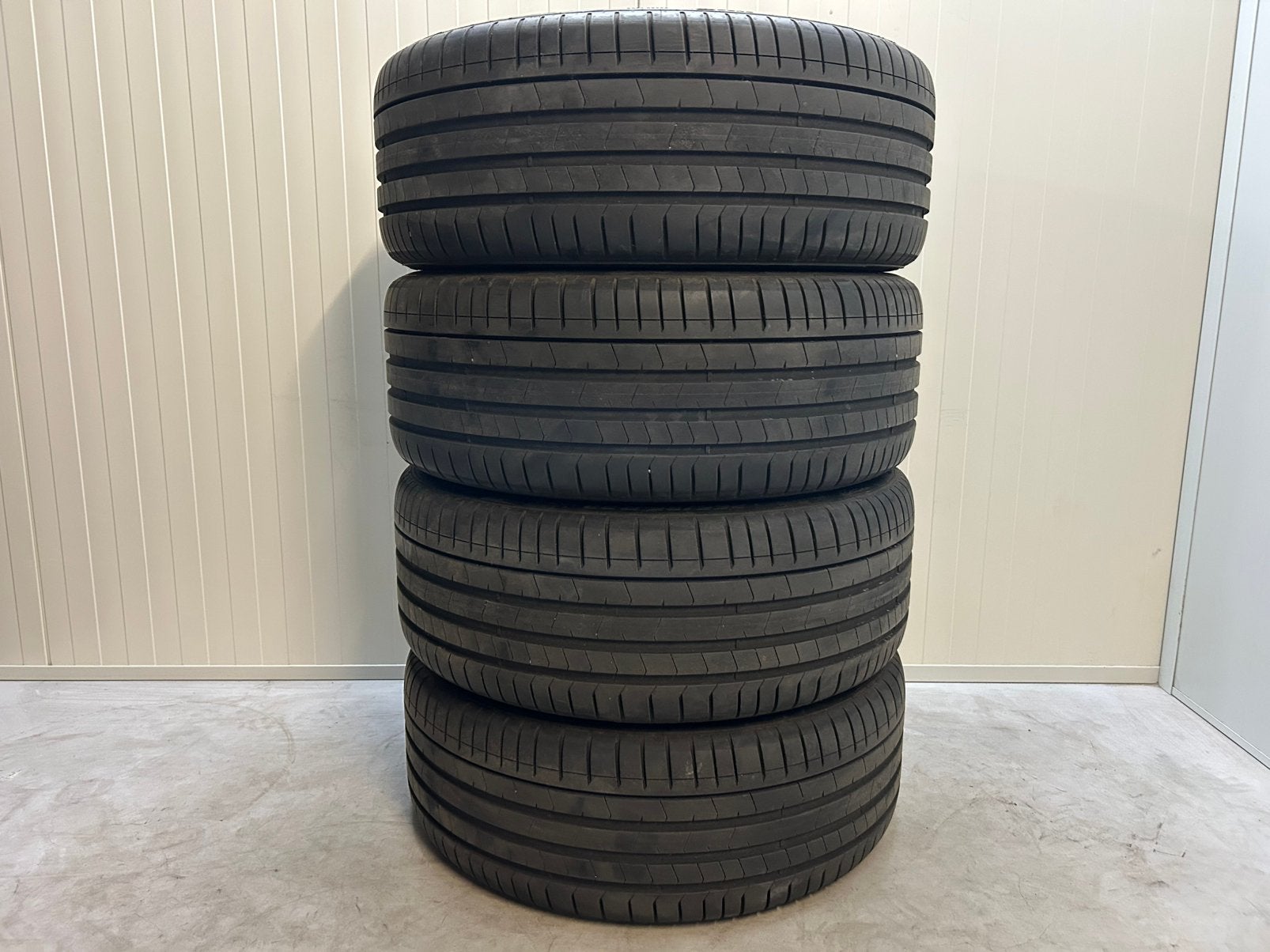 Originele XC60 22 inch Pirelli P-zero VOL 2025 ZGAN, Ophalen, Gebruikt, 265 mm, Banden en Velgen