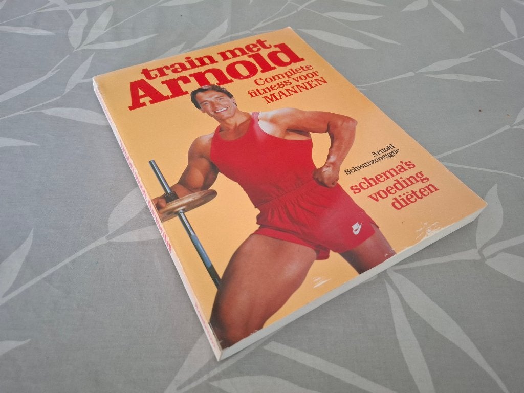 TRAIN met ARNOLD (Complete fitness voor mannen), Ophalen of Verzenden, Zo goed als nieuw, Fitness