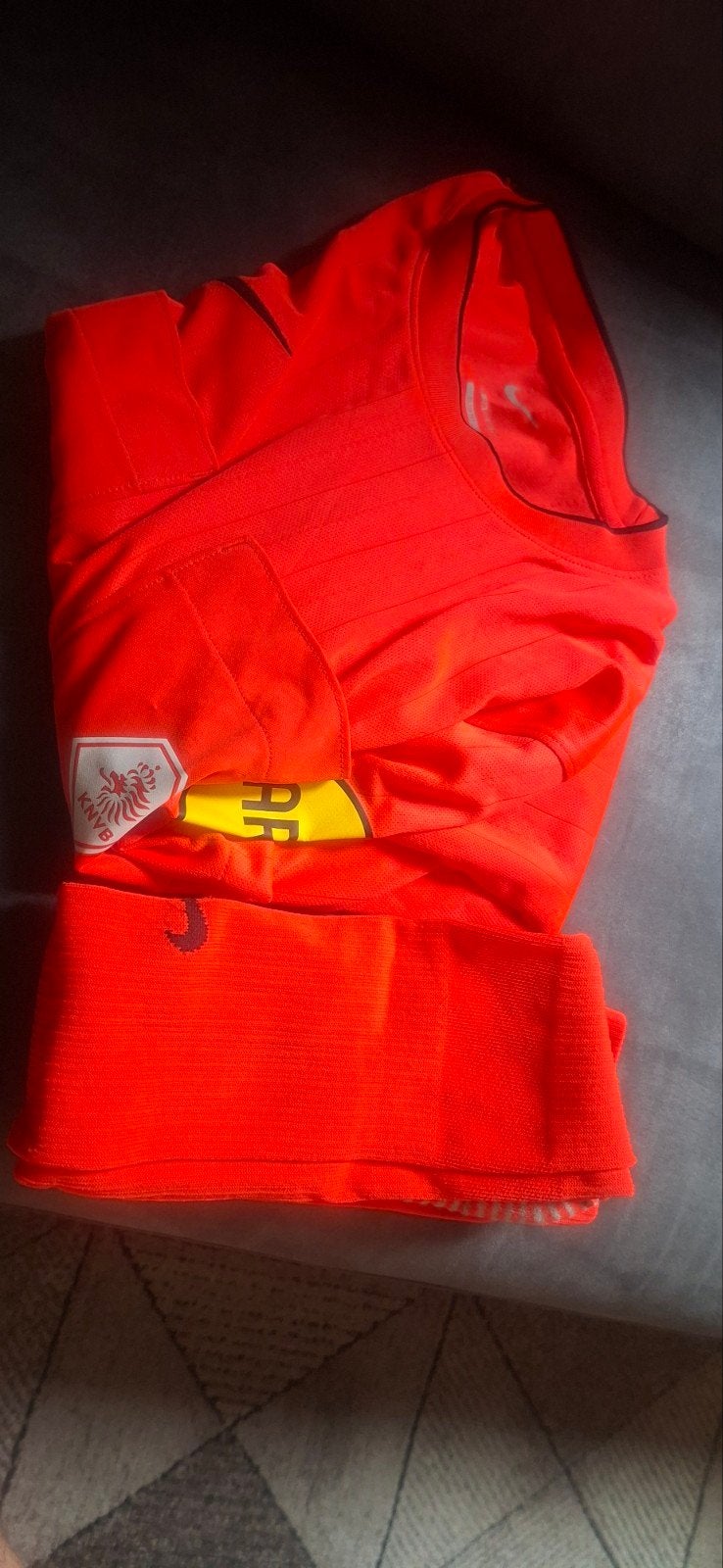 Scheidsrechtershirt KNVB Maat L met sokken kleur oranje., Kleding | Heren, Sportkleding, Ophalen of Verzenden, Zo goed als nieuw