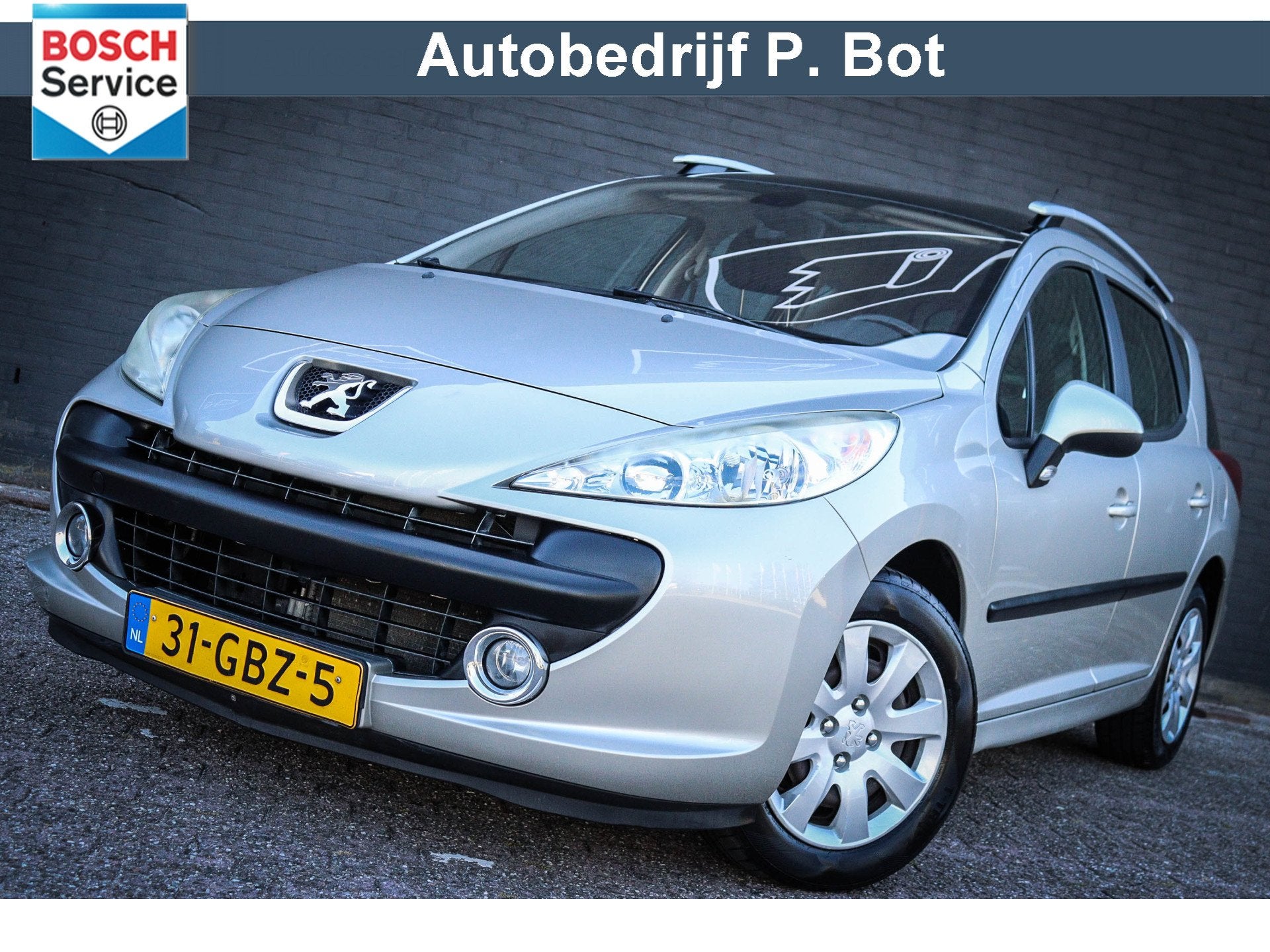 Peugeot 207 SW 1.6 VTi XS Airco/CruiseControl/Trekhaak, Voorwielaandrijving, Stof, Gebruikt, Zwart