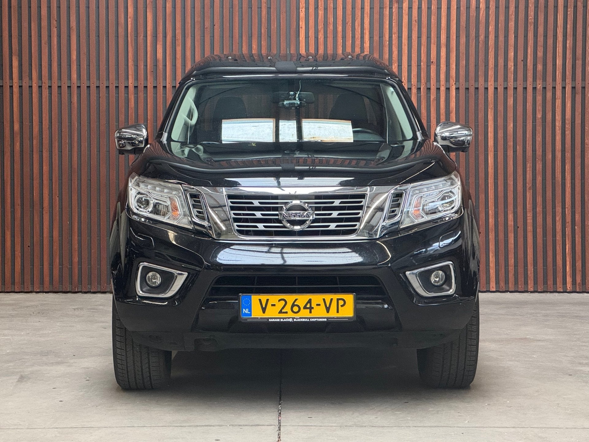 Nissan Navara 2.3 dCi AUT MARGE Tekna+ Double Cab 4WD NAVI-C, Automaat, Gebruikt, 2008 kg, Zwart