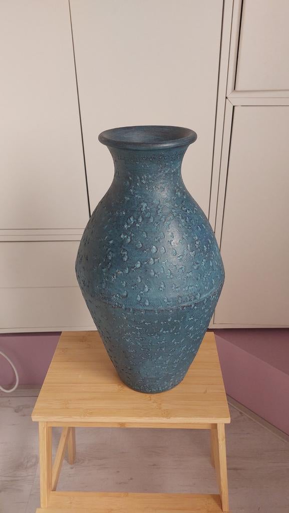 Groenblauwe terracotta vaas met unieke textuur, Ophalen