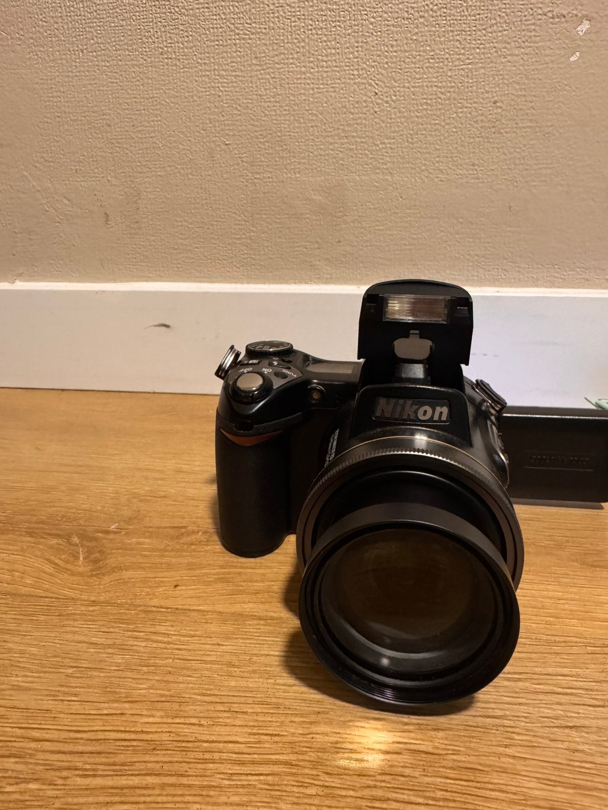 Nikon Coolpix 8800 + Originele Doos & Accessoires, Ophalen of Verzenden, Zo goed als nieuw