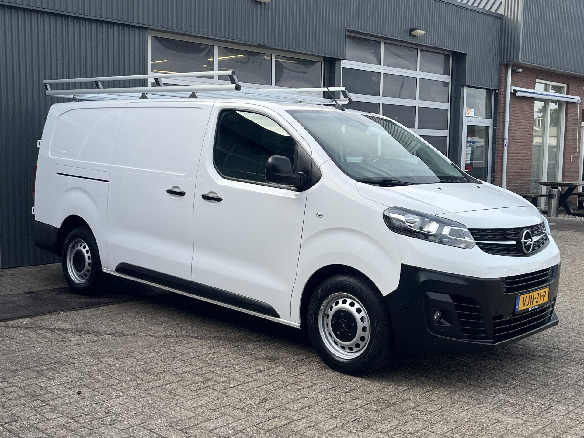 Opel Vivaro 1.5 CDTI L3H1 Edition Airco Cruise controle Kast, Voorwielaandrijving, Lichtsensor, Stof, Gebruikt
