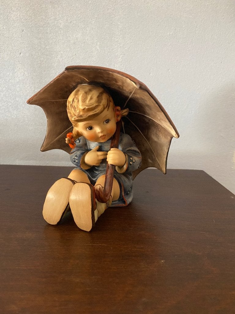 Hummel Umbrella Girl, Verzamelen, Beelden en Beeldjes, Ophalen of Verzenden, Zo goed als nieuw, Hummel