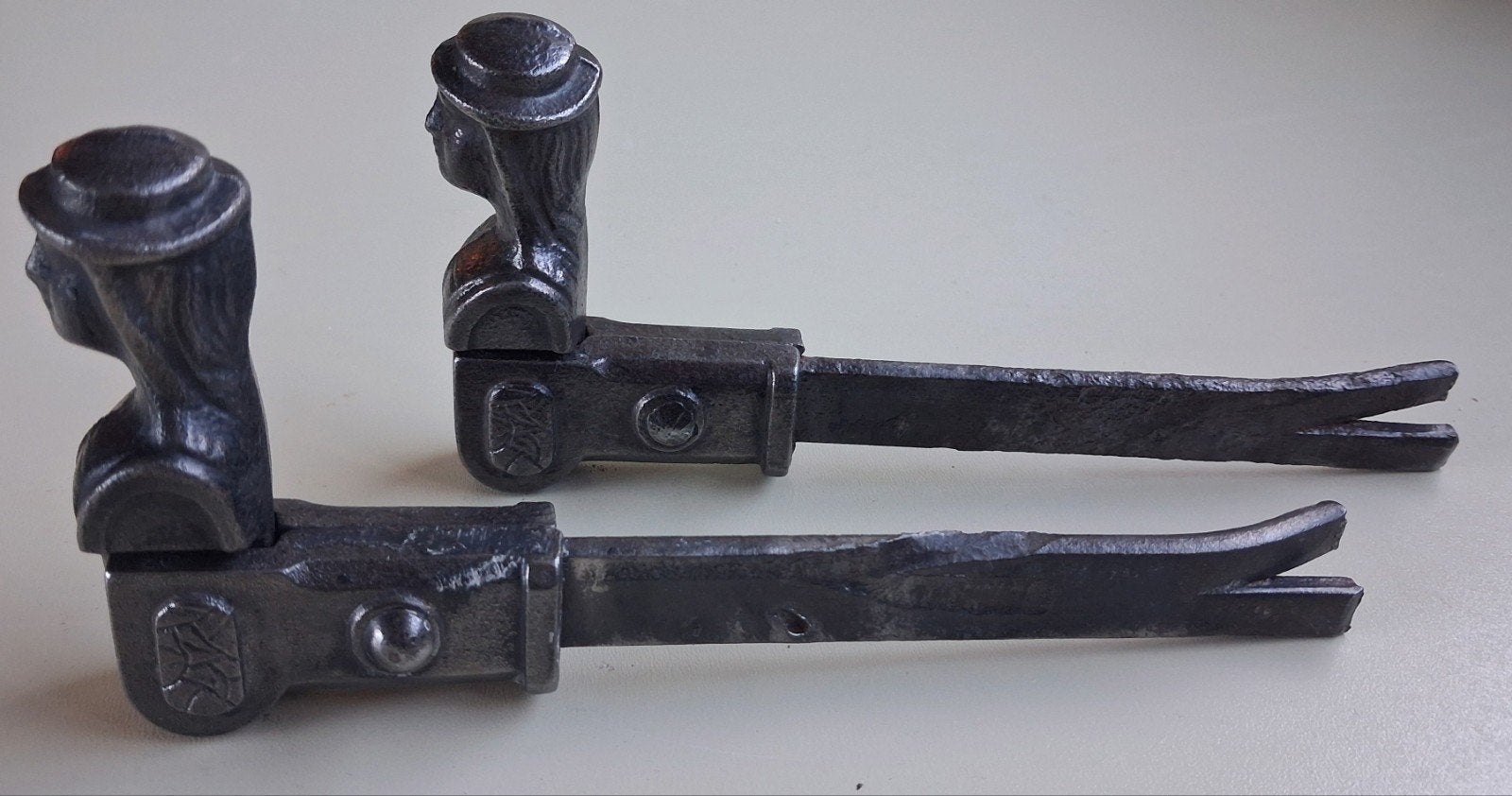 2x luikvastzetter,  luikstopper, luikhouder, Ophalen of Verzenden