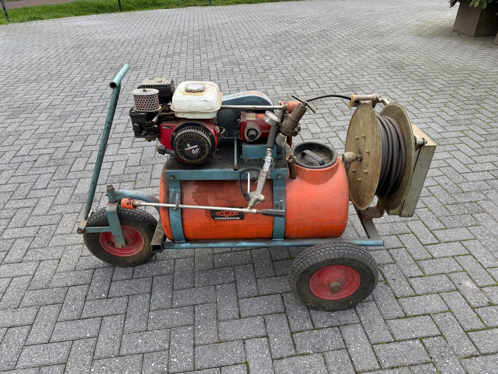 Hogedrukspuit op wielen met Tecumseh 5.0 motor, Ophalen