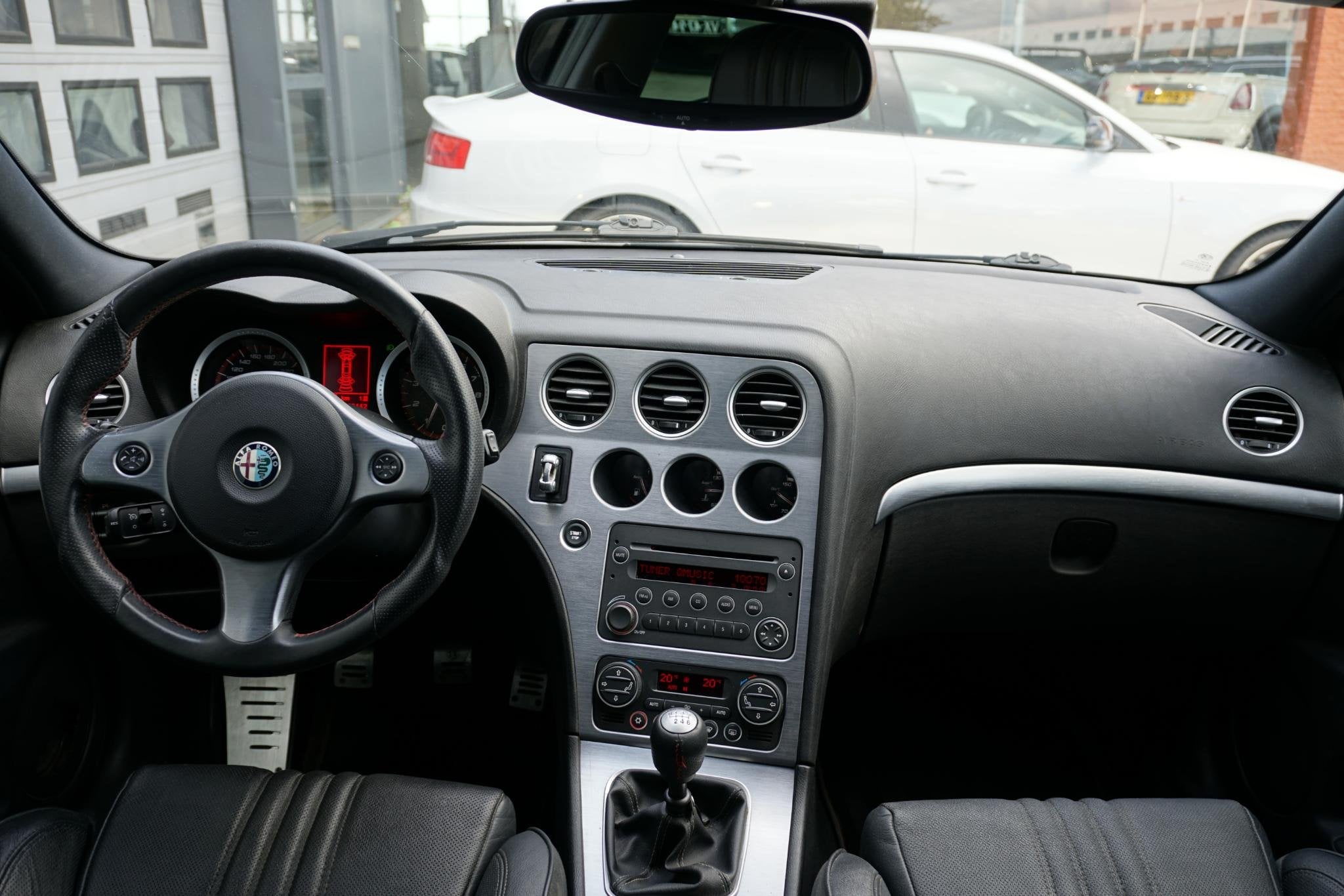 Alfa Romeo 159 Sportwagon 3.2 JTS Q4 TI V6 260PK *HANDGESCHA, Auto's, 3195 cc, Zwart, Zwart, Leder
