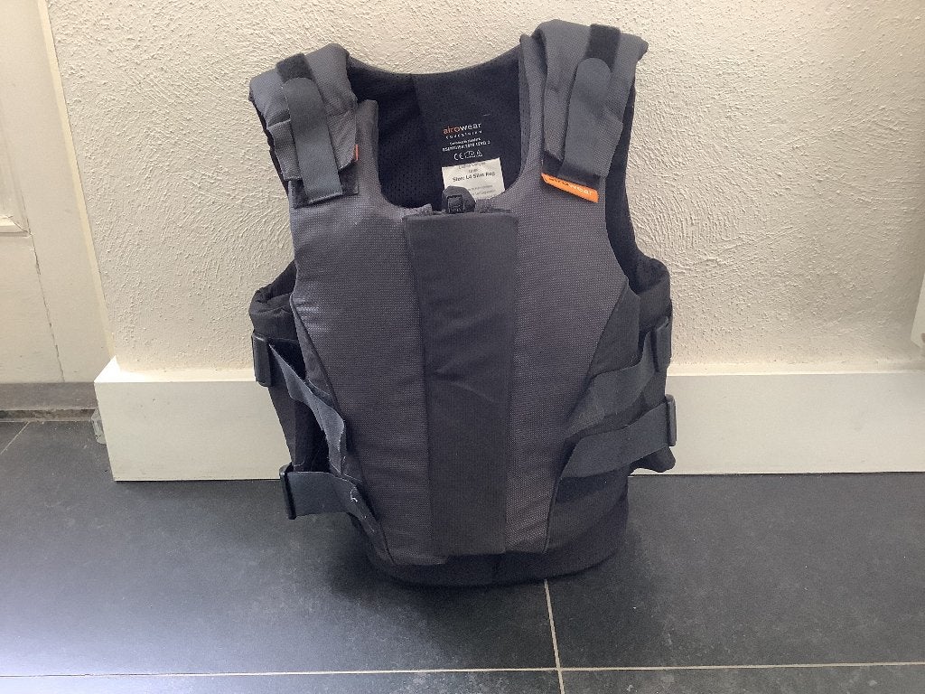 Bodyprotector Airowear Outlyne ladies maat L4 Slim, Dieren en Toebehoren, Paardrijkleding, Overige merken, Ophalen of Verzenden