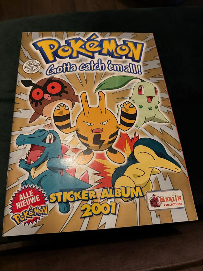 Pokémon Johto Sticker Album 2001 - Compleet, Hobby en Vrije tijd, Stickers en Plaatjes, Zo goed als nieuw, Stickers en Plaatjes