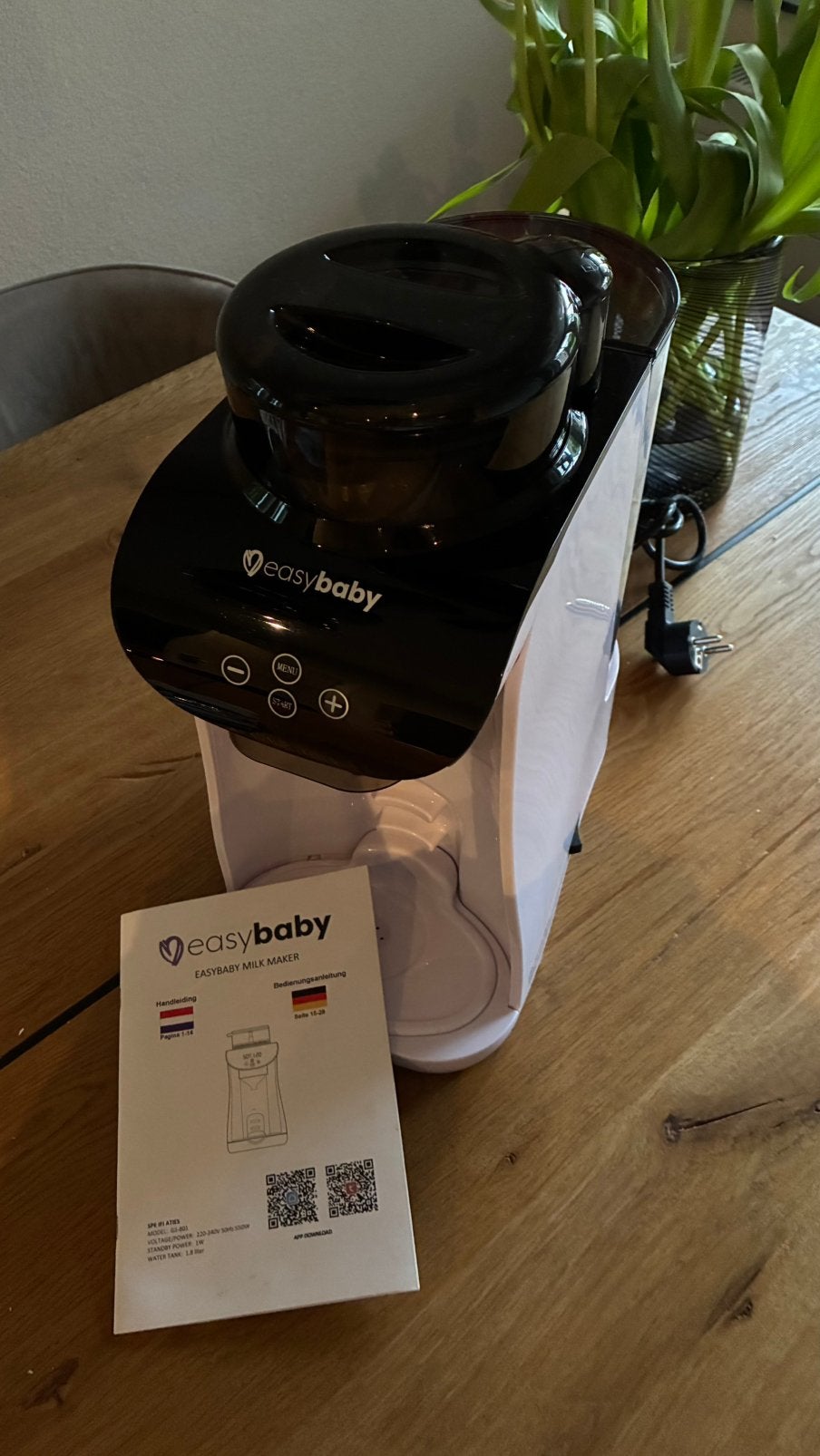 Zeer nette Easybaby Easybaby Milk Maker, Kinderen en Baby's, Babyvoeding en Toebehoren, Ophalen, Zo goed als nieuw, Flessen- of potjesverwarmer