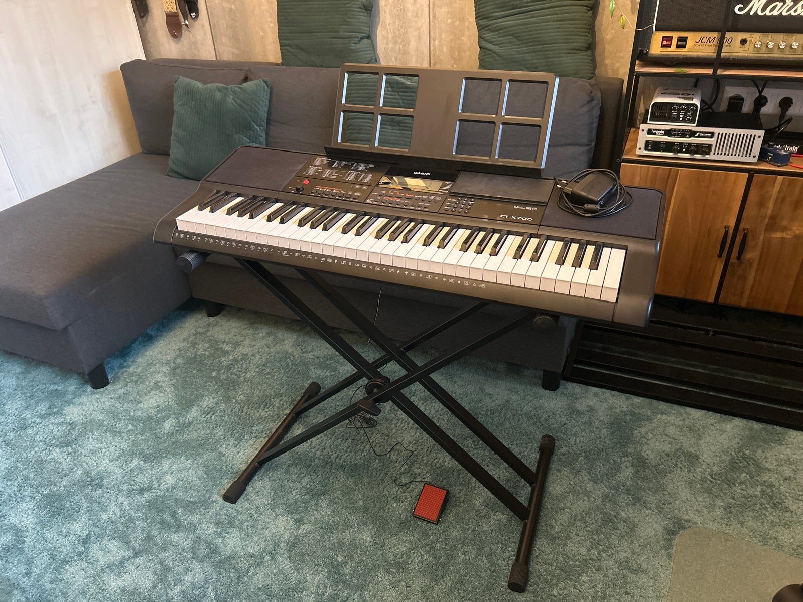 Casio CT-X700 Keyboard met standaard en pedaal, Ophalen, Casio, 61 toetsen, Zo goed als nieuw