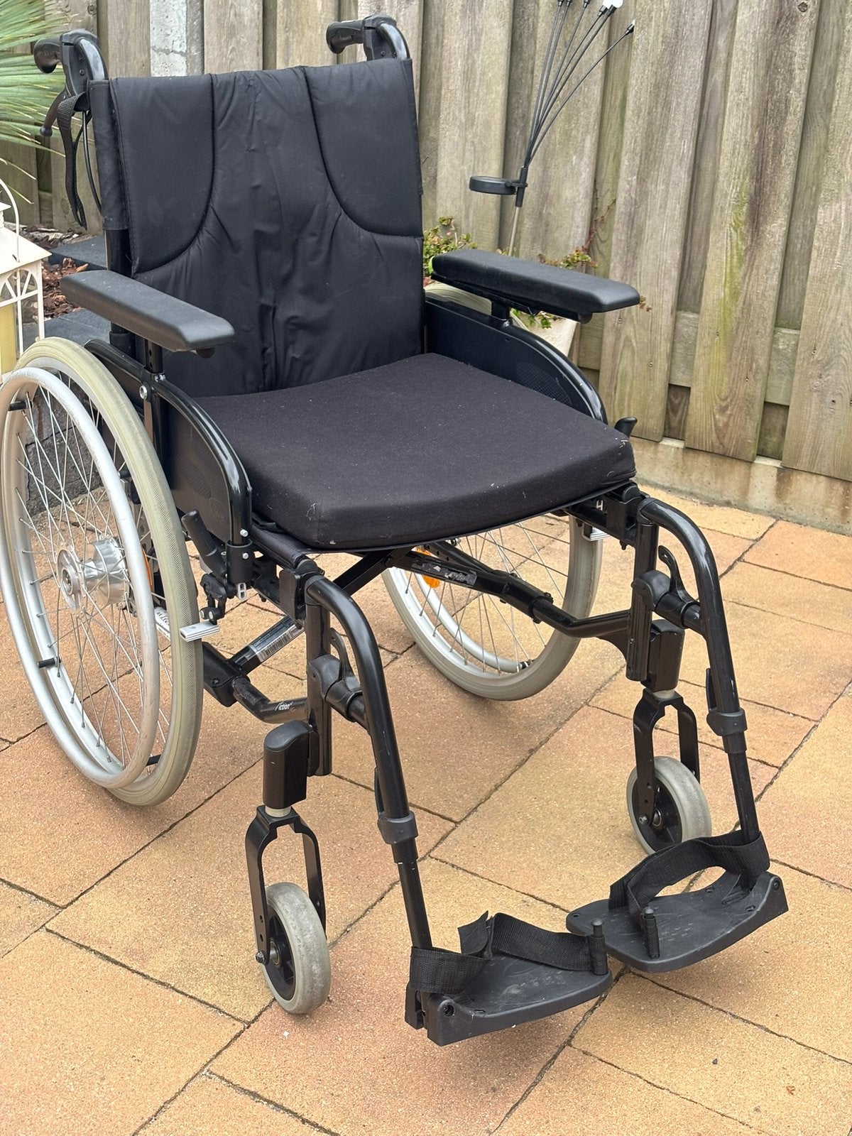 Invacare Rolstoel , degelijke kwaliteit , inklapbaar, Invacare, Meer info ☎️0️⃣6️⃣➖2️⃣0️⃣9️⃣0️⃣1️⃣0️⃣4️⃣0️⃣, Zo goed als nieuw