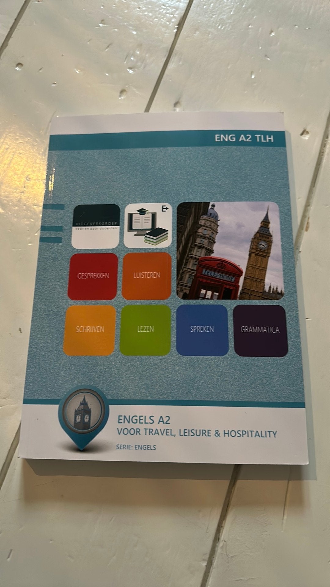 schoolboek engels a2 voor travel leisure & hospitality, Boeken, Verzenden, Zo goed als nieuw, Overige niveaus, Engels