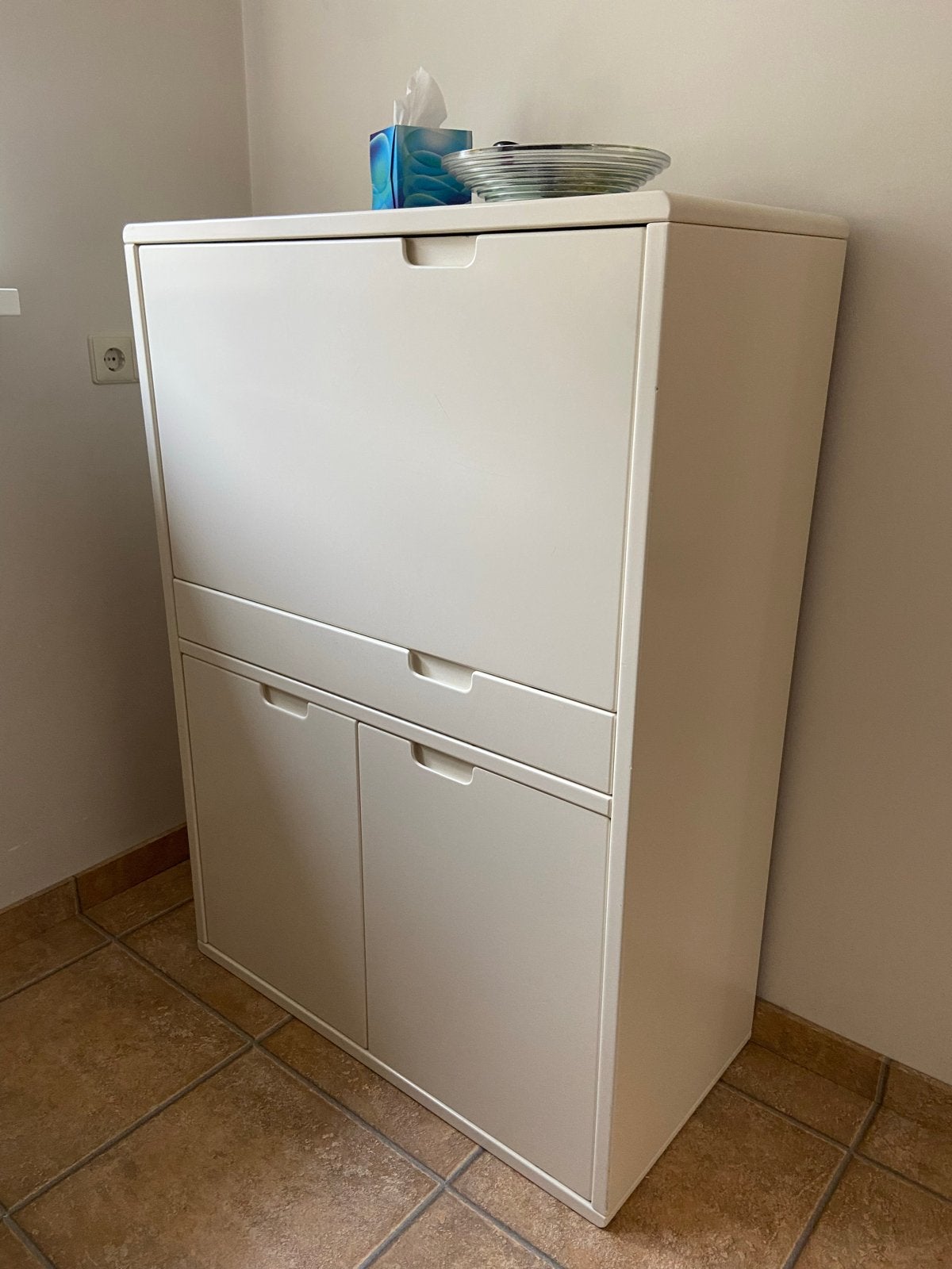 Witte Opbergkast / secretaire, Ophalen, Gebruikt