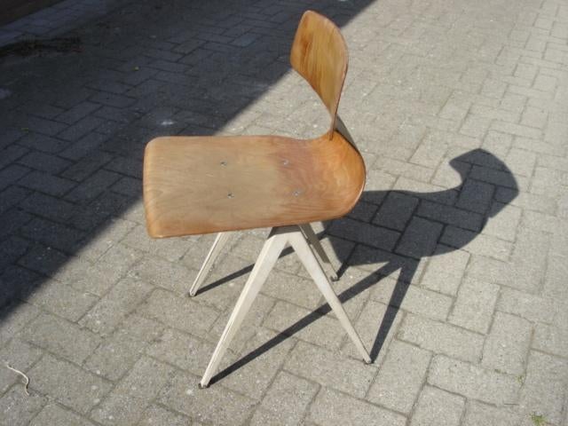 Vintage S22 [1x]en S19[1x] schoolstoelen van Galvanitas, Huis en Inrichting, Stoelen, Ophalen, Gebruikt, Twee, Bruin