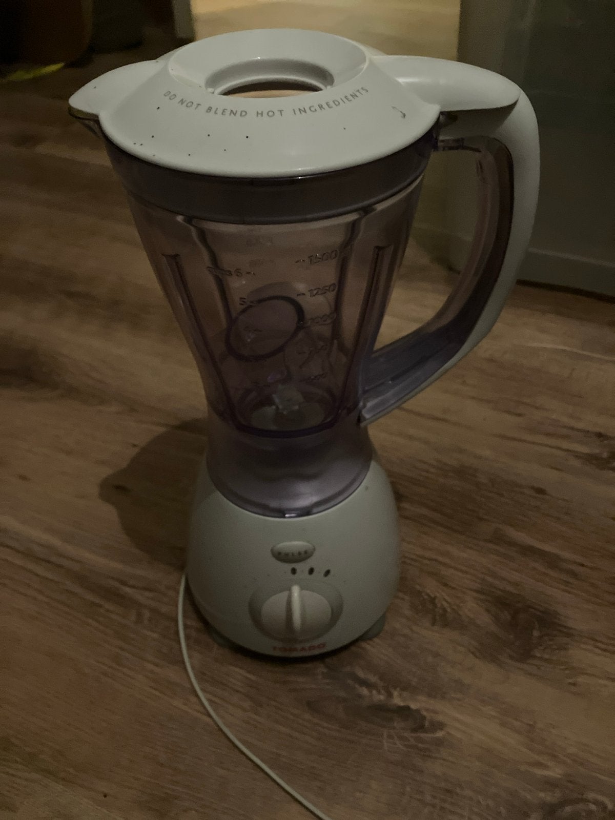 Tomado Blender - Wit/Paars - Goede staat, Witgoed en Apparatuur, Blenders, Ophalen of Verzenden, Gebruikt, Blender