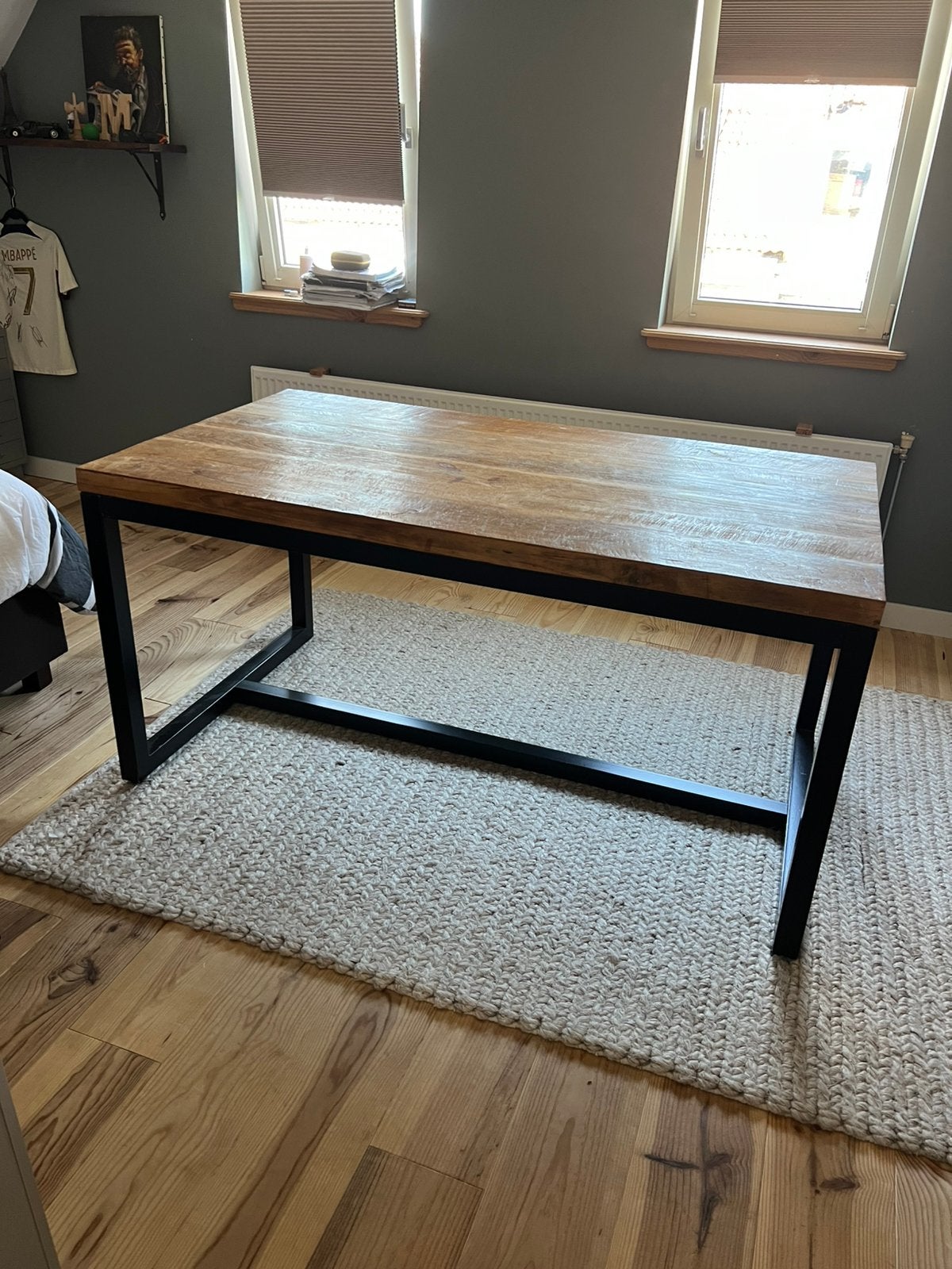Stoere (eet)tafel met ijzeren onderstel, Gebruikt, 50 tot 100 cm, 150 tot 200 cm, Vier personen