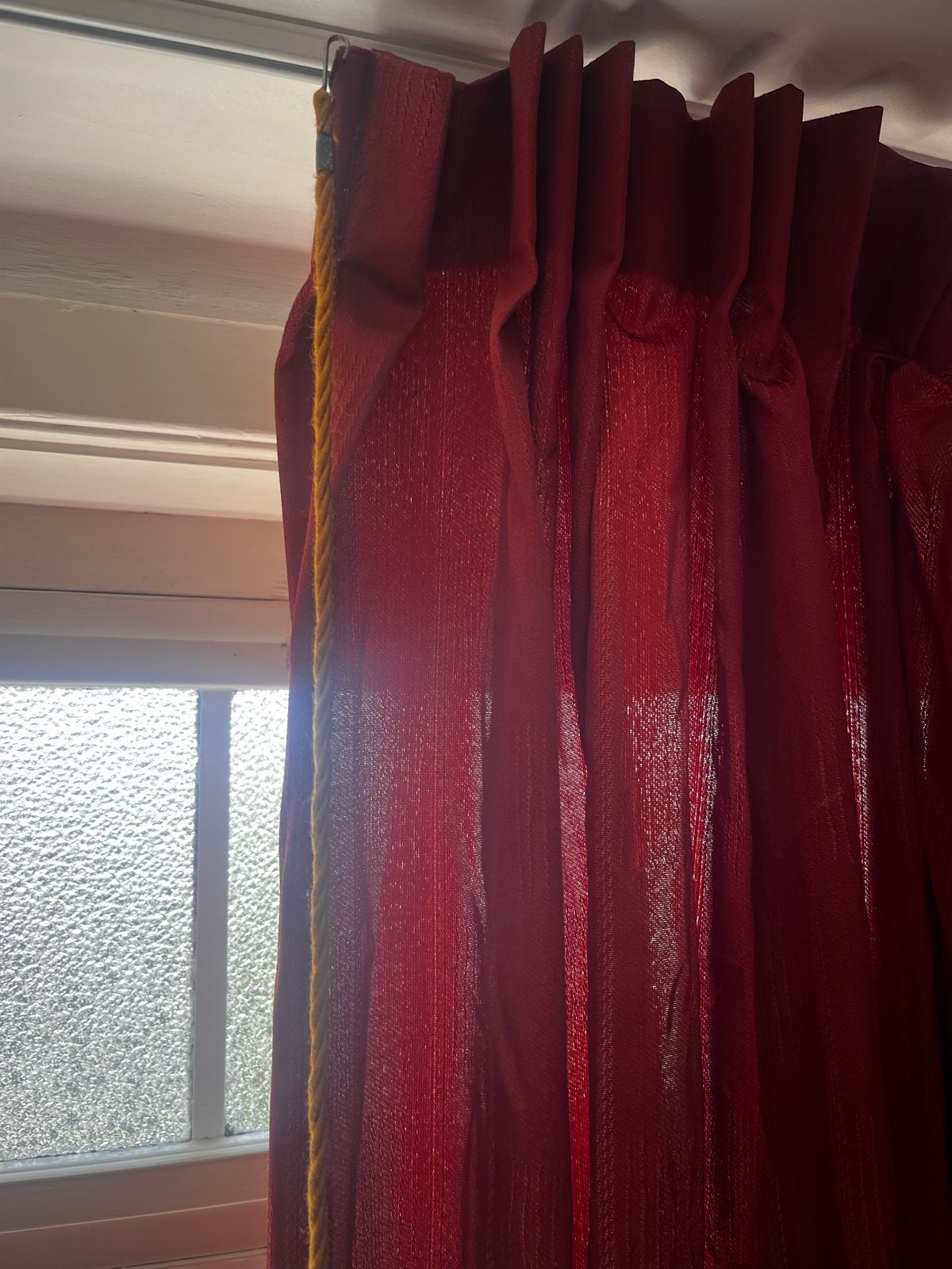 Gordijn rood 218x130 cm, ideaal voor voordeur, Ophalen of Verzenden, Gebruikt, Rood, Gordijn