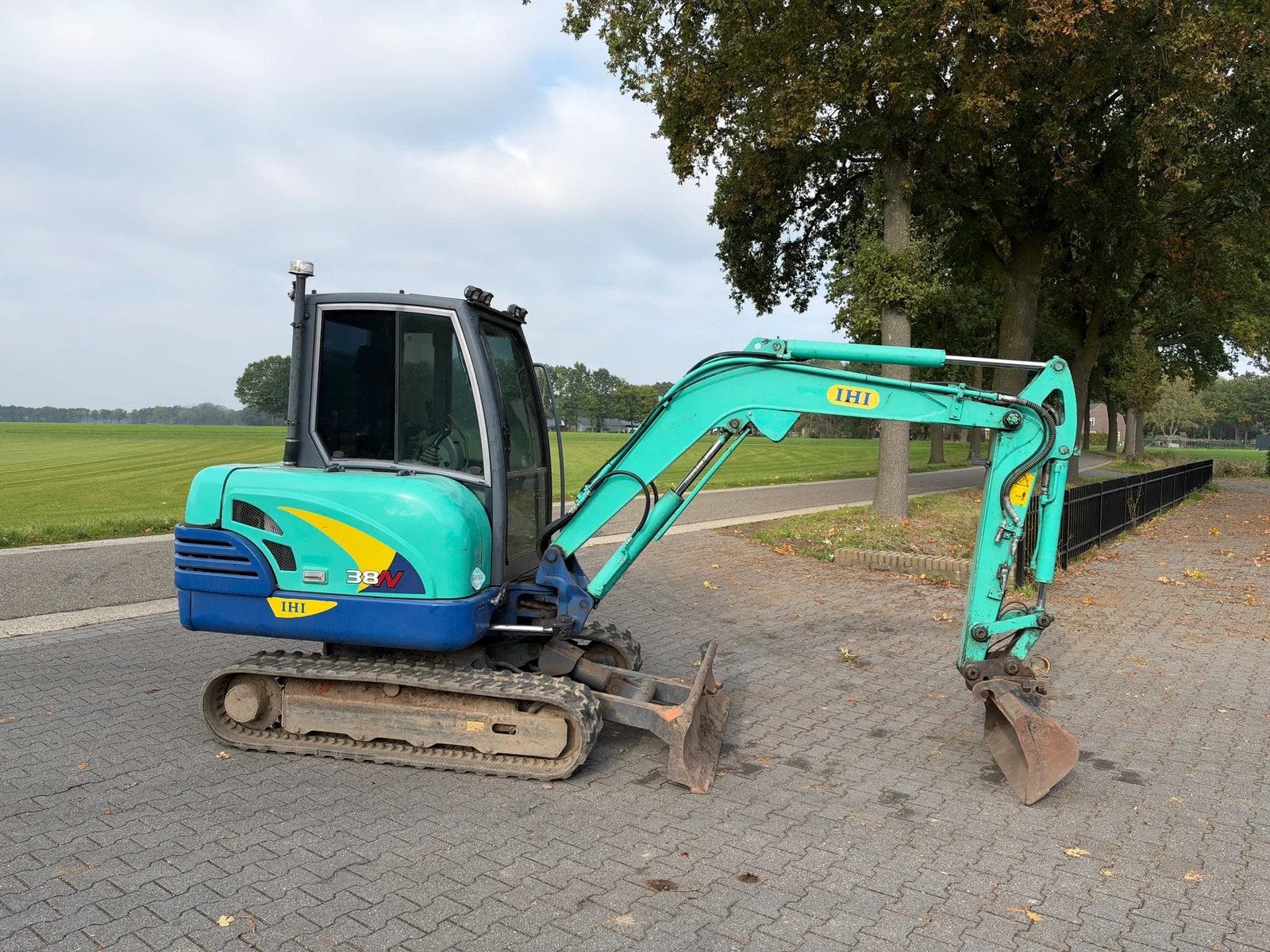 IHI 38N minigraver (bj 2011), Graafmachine