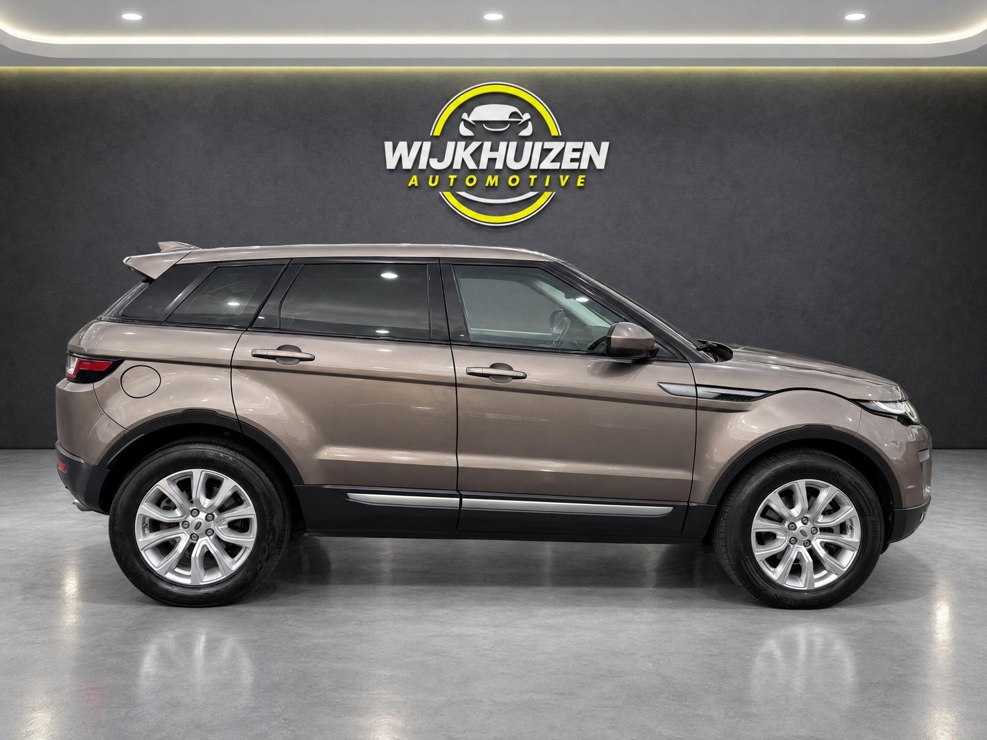 Land Rover Range Rover Evoque 2.0 TD4 Pure Automaat met Pano, Auto's, Automaat, Dealer onderhouden, Gebruikt, Automatische klimaatregeling