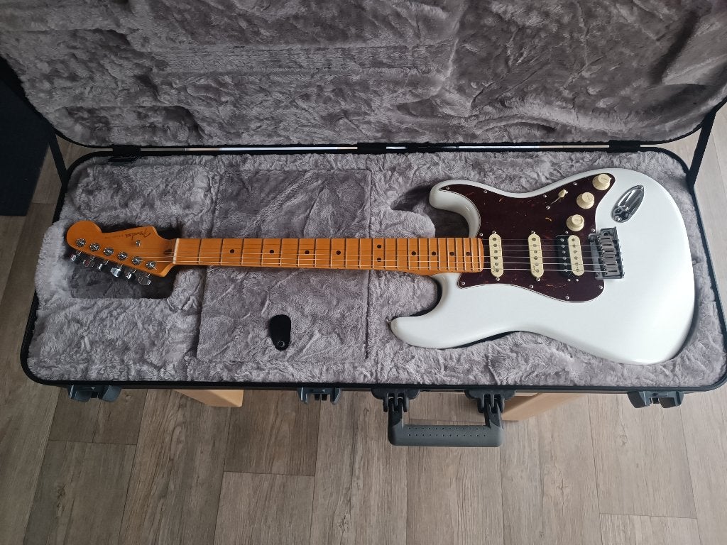 Fender Stratocaster HSS Ultra, Muziek en Instrumenten, Ophalen, Nieuw, Solid body, Fender