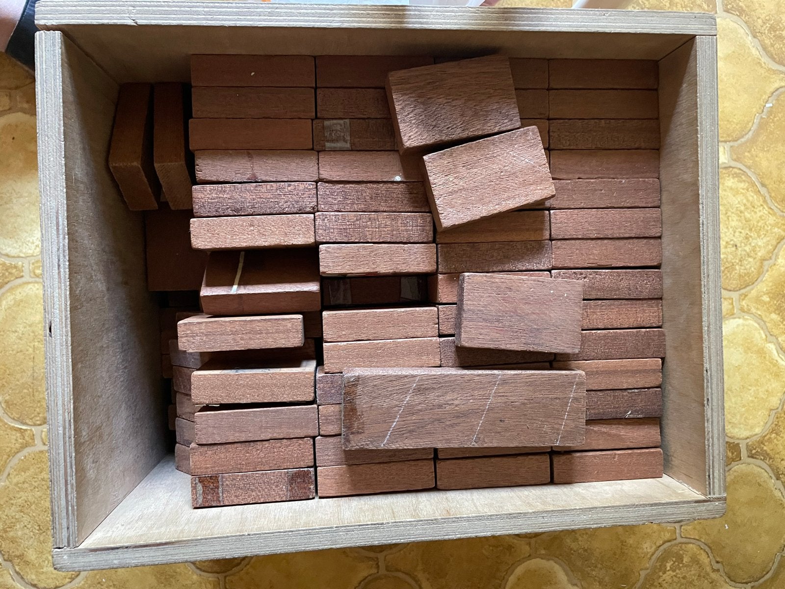 Kist met hardhouten blokken - Creatief speelplezier, Ophalen, Gebruikt, Overige typen