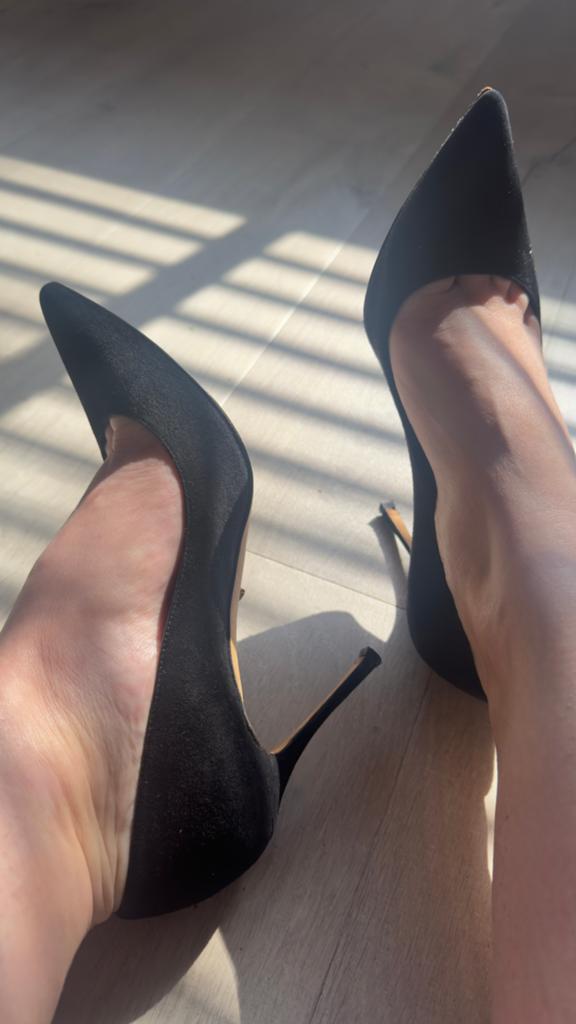 Sergio rossi pumps 85mm zwart suede, Kleding | Dames, Schoenen, Zwart, Ophalen of Verzenden, Schoenen met hoge hakken, Gedragen
