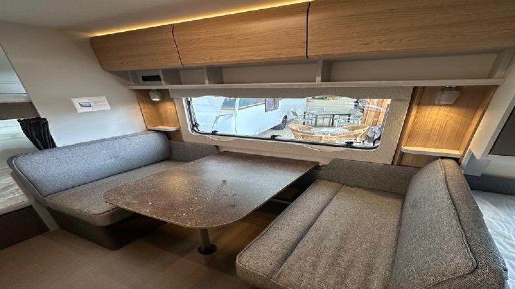 Bürstner B66 480 TK STAPELBEDDEN 1600 KG, Caravans en Kamperen, Dwars-stapelbed, Serviceluik, Bedrijf, Bürstner