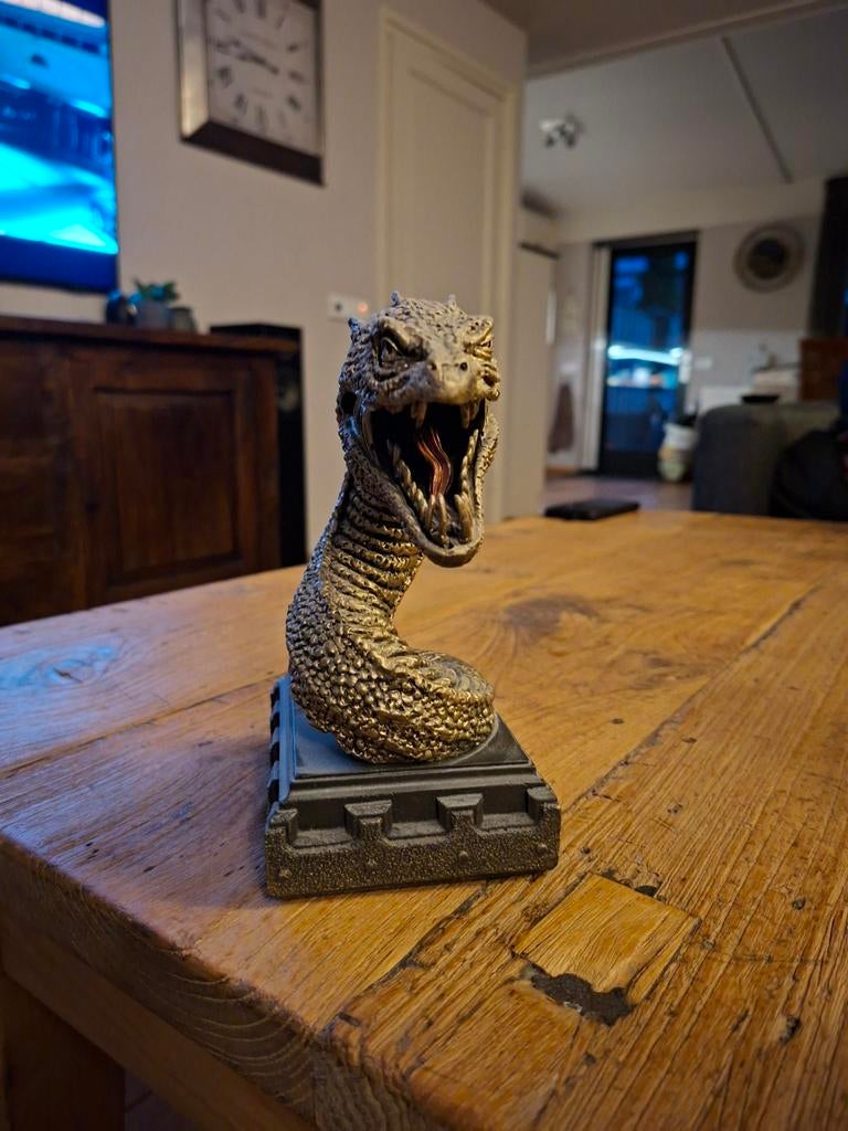 Harry Potter Basilisk Boekensteun, Verzamelen, Harry Potter, Ophalen of Verzenden, Zo goed als nieuw, Beeldje of Buste