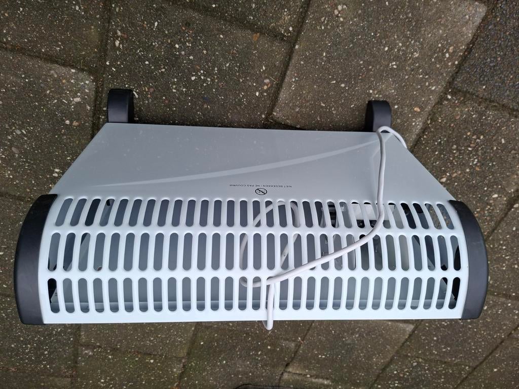 Ventilator kachel 2000W, Witgoed en Apparatuur, Ventilatoren, Ophalen of Verzenden, Zo goed als nieuw, Tafelventilator