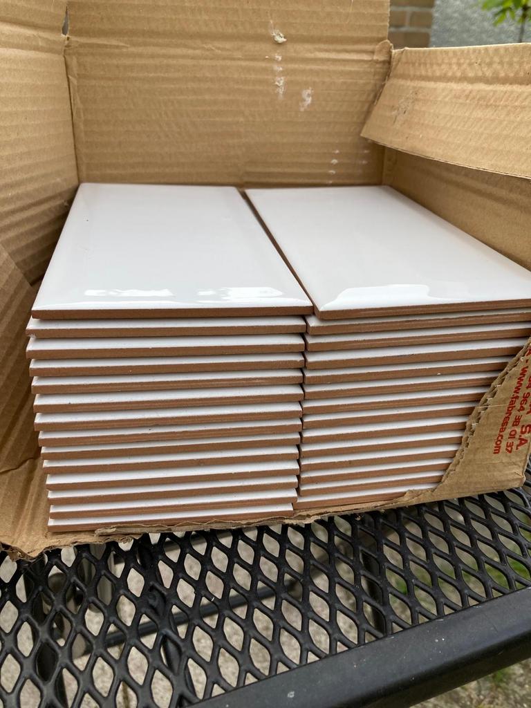 28 Metro tegels wit 10x20 cm - Nieuw in doos, Ophalen, Nieuw, Minder dan 20 cm, 20 tot 40 cm