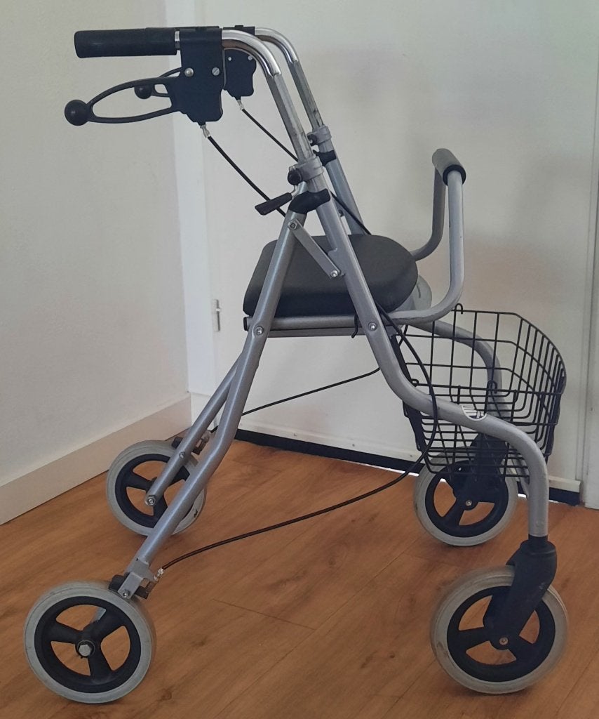 Rollator Vermeiren + Rugsteun + Mand + lade ( z.g.a.n. ), Ophalen of Verzenden, Opvouwbaar, Zo goed als nieuw
