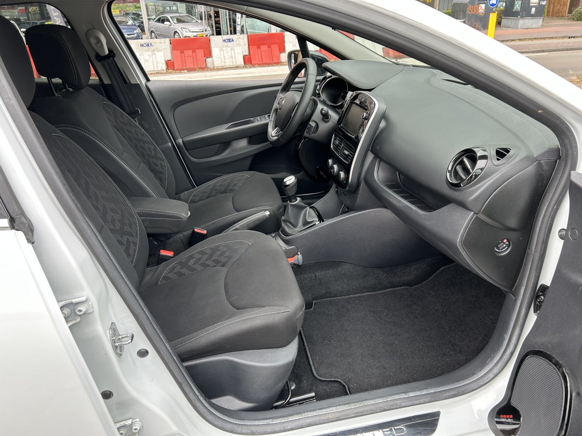Renault Clio Estate 0.9 TCe Limited navigatie airco/ecc keur, Auto's, Renault, Voorwielaandrijving, 898 cc, Stof, Gebruikt