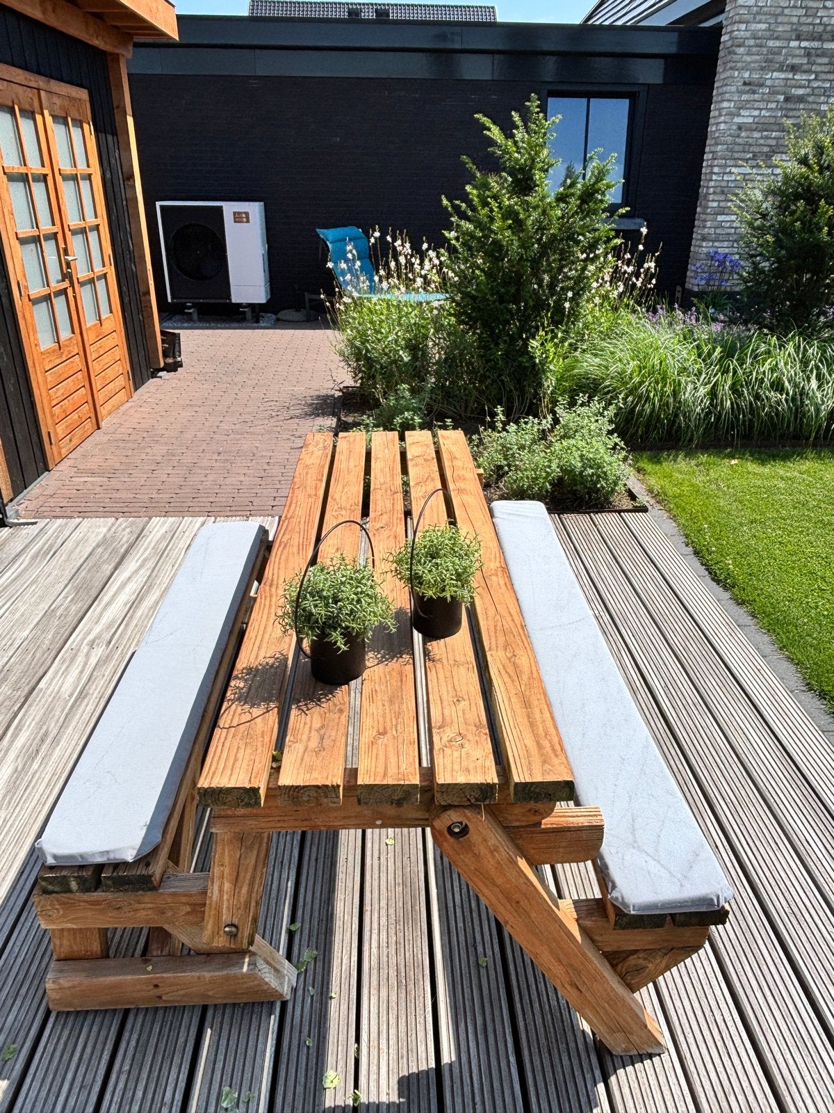 Houten picknicktafel met kussens, om te bouwen tot bank, Ophalen, Gebruikt, Inklapbaar, Rechthoekig