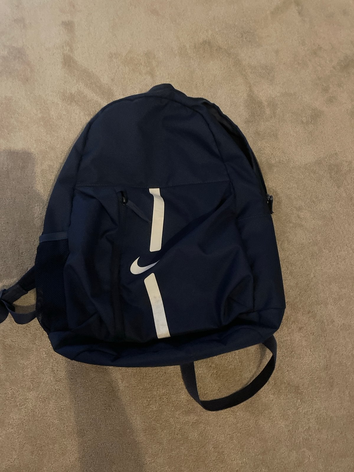 Nike rugzak - Donkerblauw met wit logo, Sieraden, Tassen en Uiterlijk, Tassen | Rugtassen, Ophalen, Zo goed als nieuw, 25 tot 40 cm