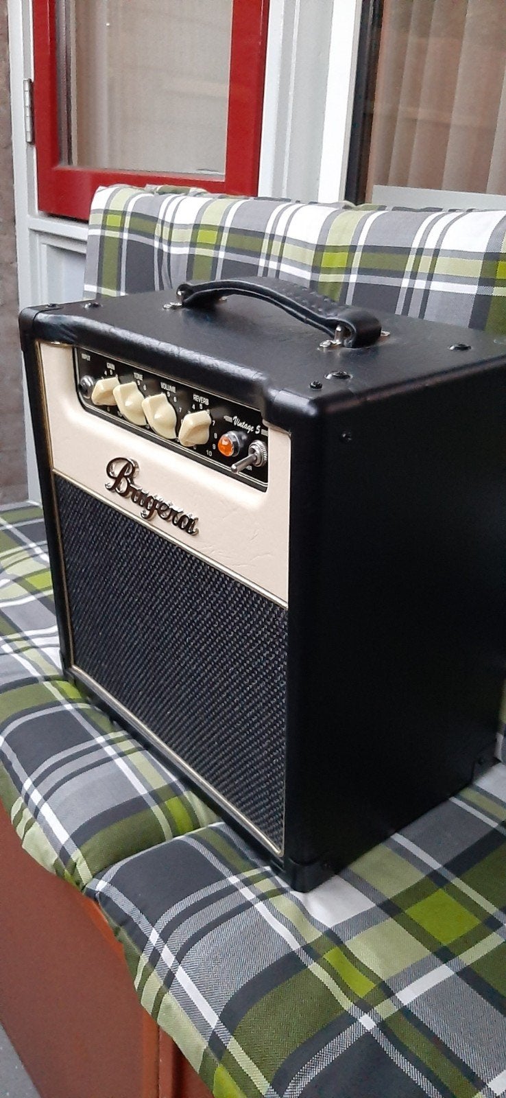 Bugera Vintage 5 Buizenversterker Nieuwstaat inclusief hoes., Muziek en Instrumenten, Ophalen, Zo goed als nieuw, Gitaar, Minder dan 50 watt