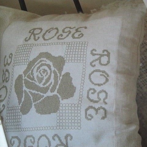 Borduurpatroon  Roos op kussen  nr 7559, Verzenden, Nieuw, Handborduren, Patroon