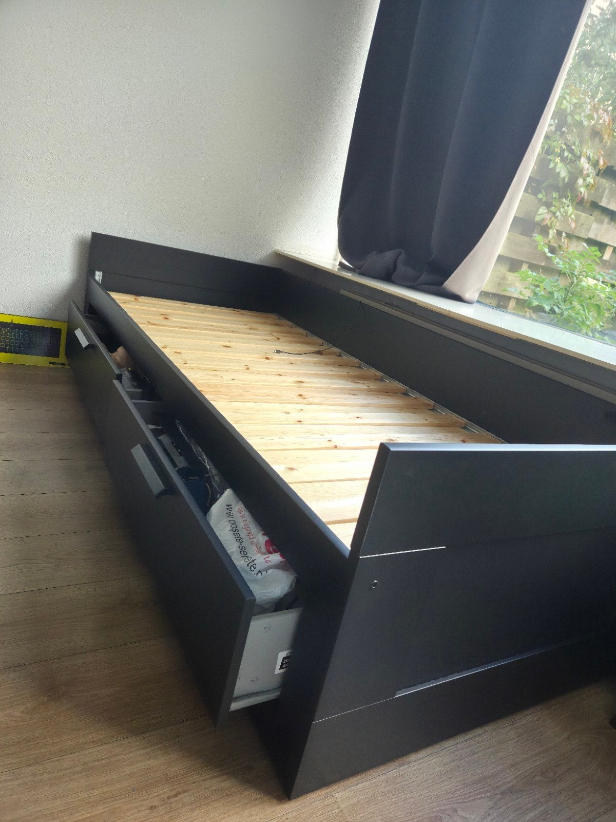 IKEA Brimnes uitschuifbed (80x200) en kledingkast, Huis en Inrichting, Ophalen, Eenpersoons, Zwart, Zo goed als nieuw