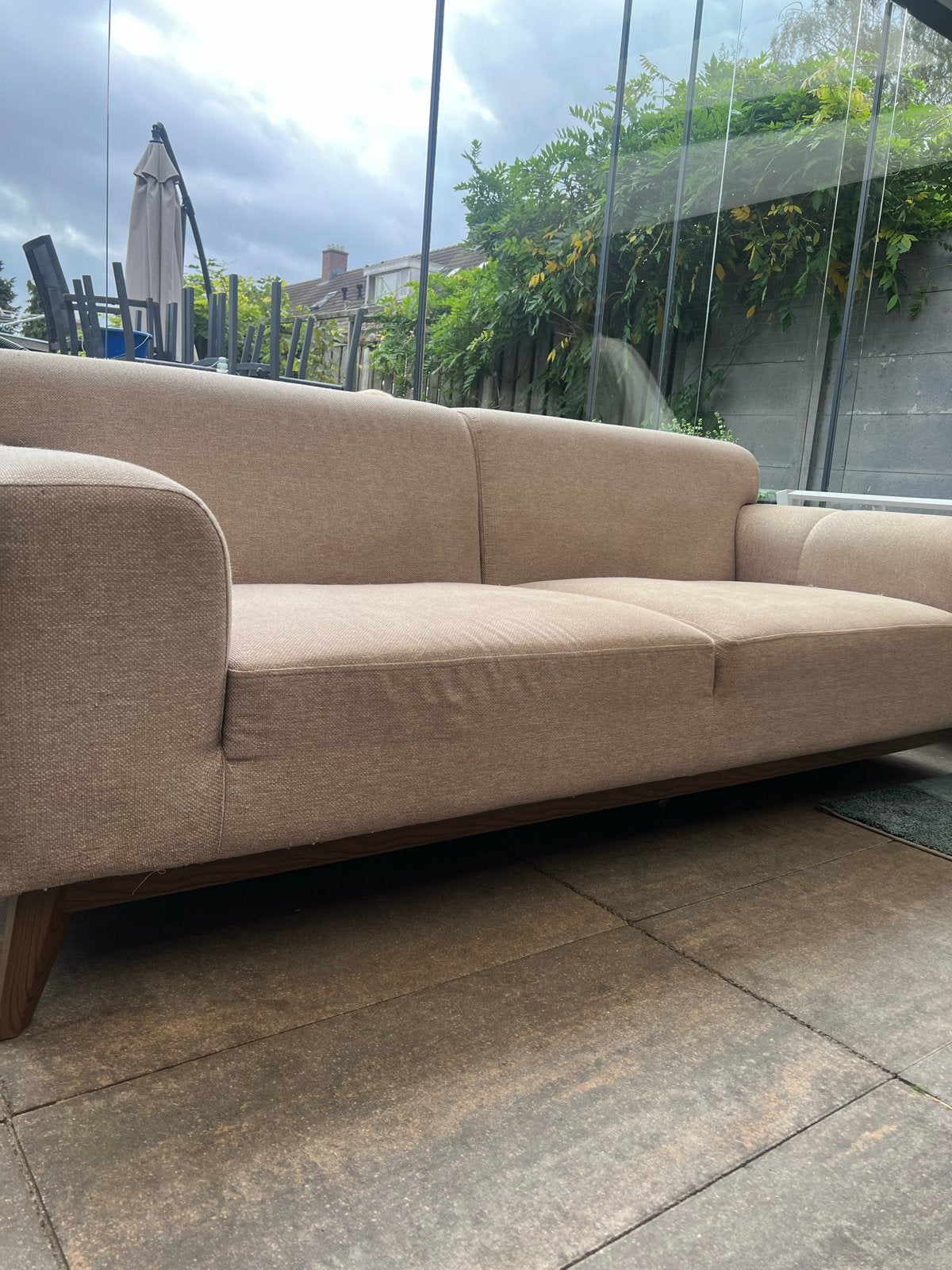 3zits bank in beige stof gratis, Gebruikt, Driepersoons, 75 tot 100 cm, Ophalen of Verzenden