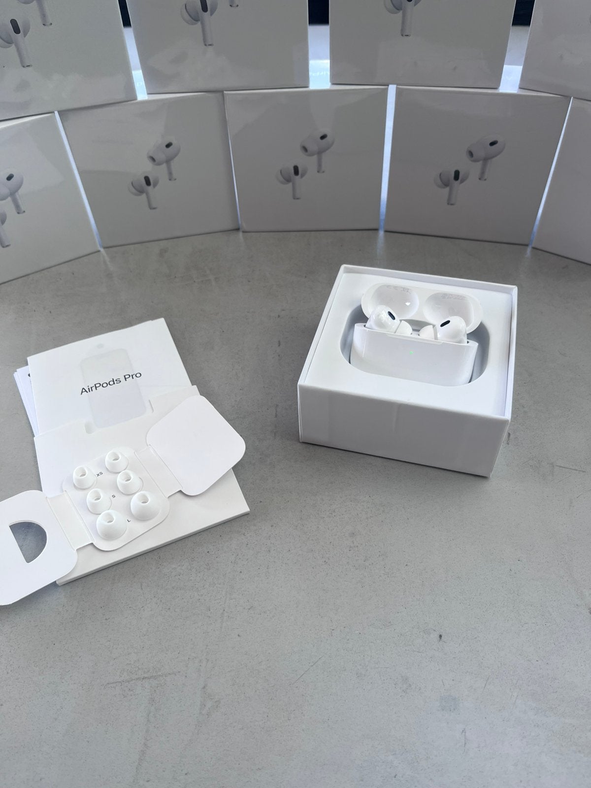 AirPods pro 2 gloednieuw, Ophalen of Verzenden, Zo goed als nieuw