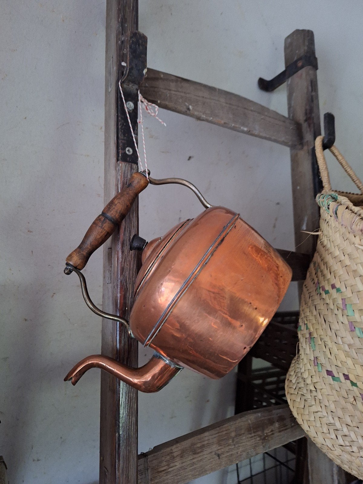 Antieke rood koperen ketel, houten handgreep, bakeliet knopp, Antiek en Kunst, Ophalen of Verzenden