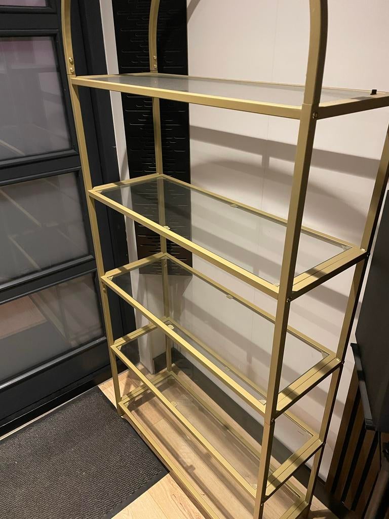 Stijlvolle gouden vitrinekast / salonkast met glazen planken, Huis en Inrichting, Kasten | Vitrinekasten, Zo goed als nieuw, 150 tot 200 cm