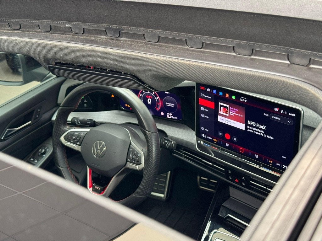 Volkswagen Golf 2.0 TSI GTI Clubsport / Akrapovice / Pano /, Auto's, Volkswagen, Gebruikt, 4 cilinders, 1984 cc, Bedrijf